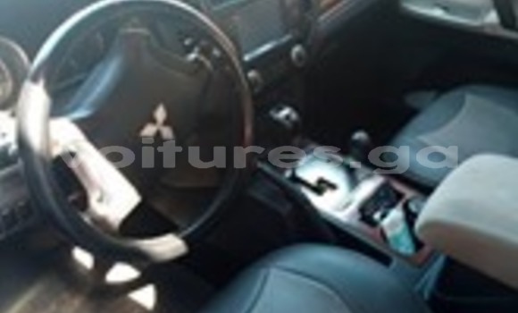 Acheter Occasion Voiture Mitsubishi Pajero Beige à Libreville, Estuaire Acheter Occasion Voiture Mitsubishi Pajero Beige à Libreville, Estuaire