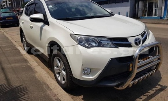 Acheter Occasion Voiture Toyota RAV4 Blanc à Libreville, Estuaire Acheter Occasion Voiture Toyota RAV4 Blanc à Libreville, Estuaire