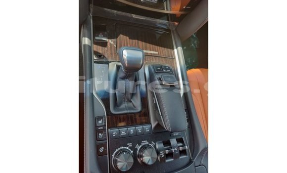 Acheter Import Voiture Lexus LX Blanc à Import - Dubai, Estuaire Acheter Import Voiture Lexus LX Blanc à Import - Dubai, Estuaire