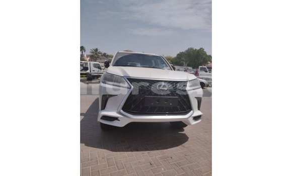 Acheter Import Voiture Lexus LX Blanc à Import - Dubai, Estuaire Acheter Import Voiture Lexus LX Blanc à Import - Dubai, Estuaire