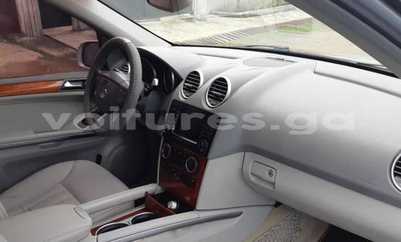 Sayi Na hannu Mercedes-Benz ML–Class Azurfa Mota in Libreville a estuary Sayi Na hannu Mercedes-Benz ML–Class Azurfa Mota in Libreville a estuary