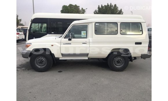 Buy Import Toyota Land Cruiser White Car in Import - Dubai in Estuary Buy Import Toyota Land Cruiser White Car in Import - Dubai in Estuary