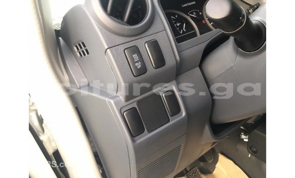 Buy Import Toyota Land Cruiser White Car in Import - Dubai in Estuary Buy Import Toyota Land Cruiser White Car in Import - Dubai in Estuary