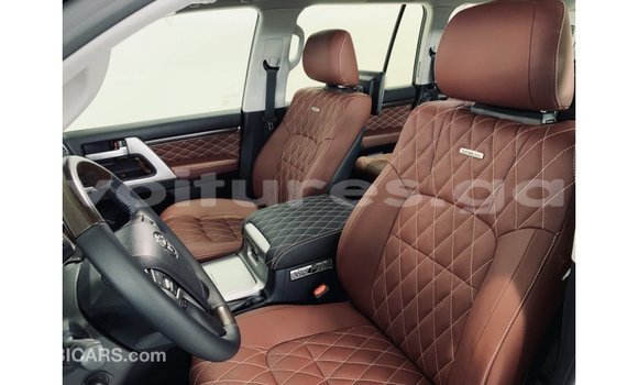 Acheter Import Voiture Toyota Land Cruiser Noir à Import - Dubai, Estuaire Acheter Import Voiture Toyota Land Cruiser Noir à Import - Dubai, Estuaire