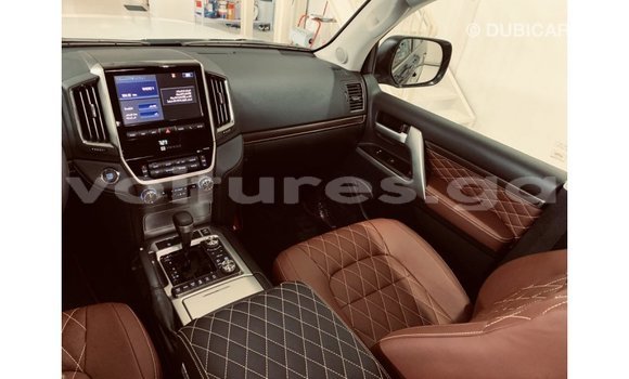Acheter Import Voiture Toyota Land Cruiser Noir à Import - Dubai, Estuaire Acheter Import Voiture Toyota Land Cruiser Noir à Import - Dubai, Estuaire