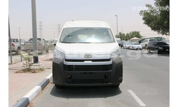 Acheter Import Voiture Toyota Hiace Blanc à Import - Dubai, Estuaire Acheter Import Voiture Toyota Hiace Blanc à Import - Dubai, Estuaire