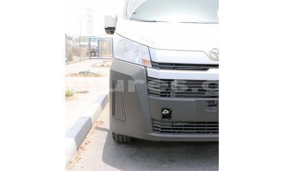 Acheter Import Voiture Toyota Hiace Blanc à Import - Dubai, Estuaire Acheter Import Voiture Toyota Hiace Blanc à Import - Dubai, Estuaire
