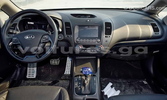 Acheter Import Voiture Kia Cerato Blanc à Import - Dubai, Estuaire Acheter Import Voiture Kia Cerato Blanc à Import - Dubai, Estuaire