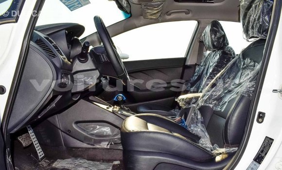 Acheter Import Voiture Kia Cerato Blanc à Import - Dubai, Estuaire Acheter Import Voiture Kia Cerato Blanc à Import - Dubai, Estuaire