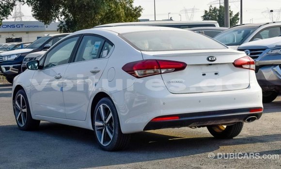 Acheter Import Voiture Kia Cerato Blanc à Import - Dubai, Estuaire Acheter Import Voiture Kia Cerato Blanc à Import - Dubai, Estuaire