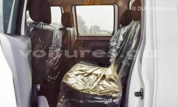 Acheter Import Voiture Nissan NP 300 Blanc à Import - Dubai, Estuaire Acheter Import Voiture Nissan NP 300 Blanc à Import - Dubai, Estuaire