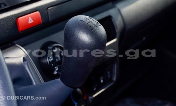 Acheter Import Voiture Toyota Hiace Blanc à Import - Dubai, Estuaire Acheter Import Voiture Toyota Hiace Blanc à Import - Dubai, Estuaire