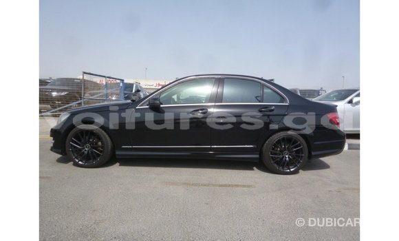 Acheter Import Voiture Mercedes-Benz 190 Noir à Import - Dubai, Estuaire Acheter Import Voiture Mercedes-Benz 190 Noir à Import - Dubai, Estuaire