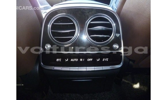 Acheter Import Voiture Mercedes-Benz 190 Blanc à Import - Dubai, Estuaire Acheter Import Voiture Mercedes-Benz 190 Blanc à Import - Dubai, Estuaire