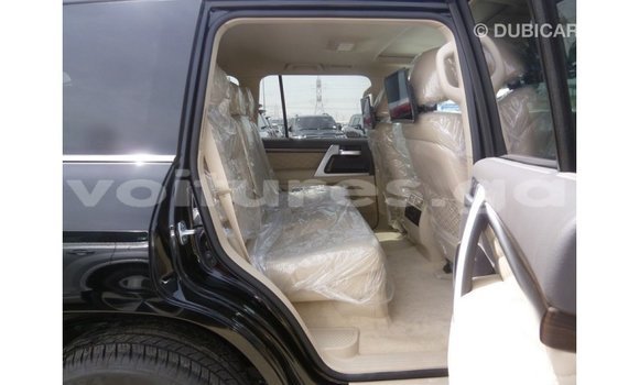 Acheter Import Voiture Toyota Land Cruiser Noir à Import - Dubai, Estuaire Acheter Import Voiture Toyota Land Cruiser Noir à Import - Dubai, Estuaire