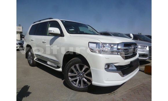 Acheter Import Voiture Toyota Land Cruiser Blanc à Import - Dubai, Estuaire Acheter Import Voiture Toyota Land Cruiser Blanc à Import - Dubai, Estuaire