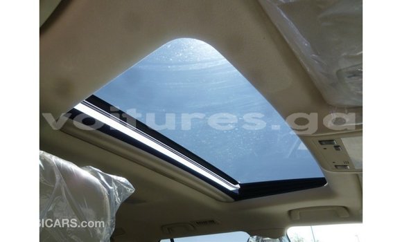 Acheter Import Voiture Toyota Land Cruiser Blanc à Import - Dubai, Estuaire Acheter Import Voiture Toyota Land Cruiser Blanc à Import - Dubai, Estuaire