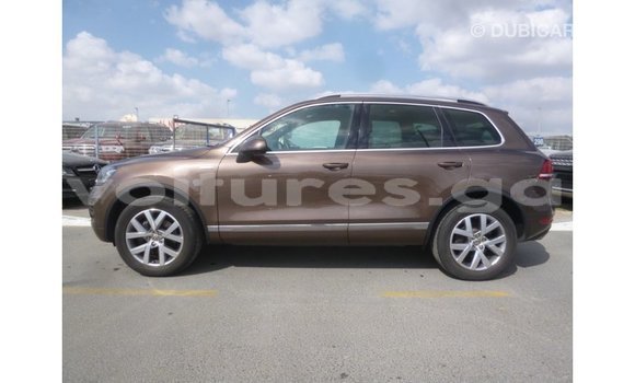 Acheter Import Voiture Volkswagen Touareg Marron à Import - Dubai, Estuaire Acheter Import Voiture Volkswagen Touareg Marron à Import - Dubai, Estuaire