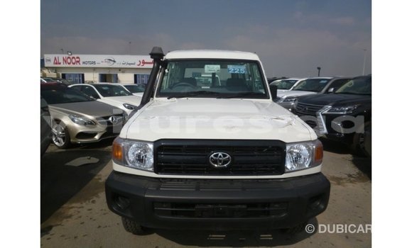 Buy Import Toyota Land Cruiser White Car in Import - Dubai in Estuary Buy Import Toyota Land Cruiser White Car in Import - Dubai in Estuary
