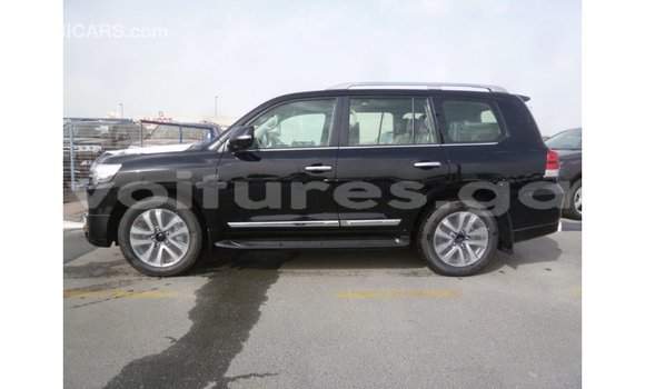 Acheter Import Voiture Toyota Land Cruiser Noir à Import - Dubai, Estuaire Acheter Import Voiture Toyota Land Cruiser Noir à Import - Dubai, Estuaire