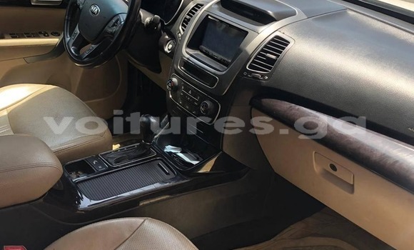 Sayi Na hannu Kia Sorento White Mota in Libreville a estuary Sayi Na hannu Kia Sorento White Mota in Libreville a estuary