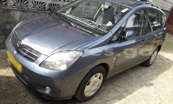 Acheter Occasion Voiture Toyota Corolla Verso Bleu à Libreville, Estuaire Acheter Occasion Voiture Toyota Corolla Verso Bleu à Libreville, Estuaire
