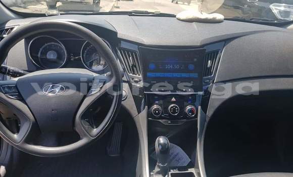 Sayi Na hannu Hyundai Sonata Black Mota in Libreville a estuary Sayi Na hannu Hyundai Sonata Black Mota in Libreville a estuary