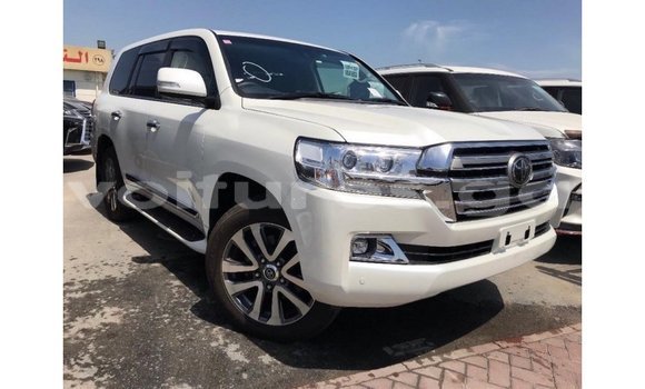 Buy Import Toyota Land Cruiser White Car in Import - Dubai in Estuary Buy Import Toyota Land Cruiser White Car in Import - Dubai in Estuary