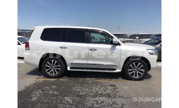 Buy Import Toyota Land Cruiser White Car in Import - Dubai in Estuary Buy Import Toyota Land Cruiser White Car in Import - Dubai in Estuary
