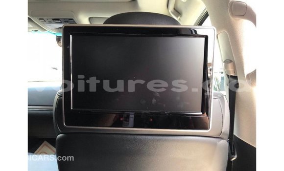 Buy Import Toyota Land Cruiser White Car in Import - Dubai in Estuary Buy Import Toyota Land Cruiser White Car in Import - Dubai in Estuary