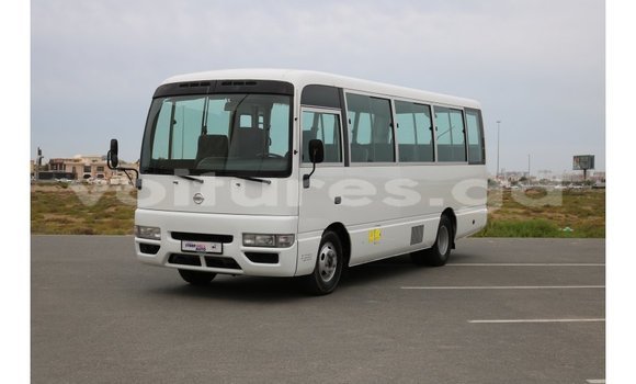 Acheter Import Utilitaire Nissan Evalia Blanc à Import - Dubai, Estuaire