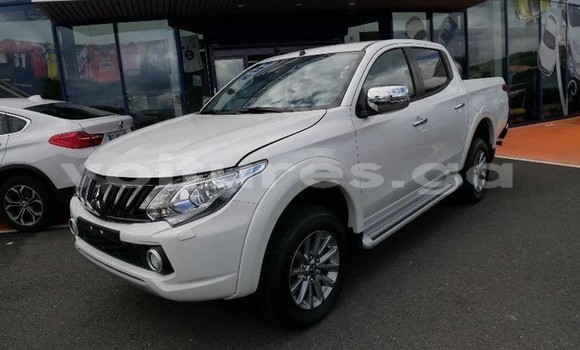 Acheter Neuf Voiture Mitsubishi L200 Blanc à Libreville, Estuaire Acheter Neuf Voiture Mitsubishi L200 Blanc à Libreville, Estuaire