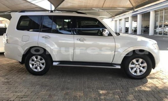 Acheter Neuf Voiture Mitsubishi Pajero Sport Blanc à Libreville, Estuaire Acheter Neuf Voiture Mitsubishi Pajero Sport Blanc à Libreville, Estuaire