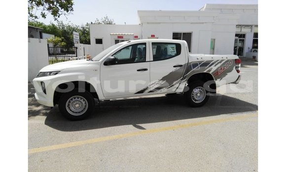 Acheter Import Voiture Mitsubishi L200 Blanc à Import - Dubai, Estuaire Acheter Import Voiture Mitsubishi L200 Blanc à Import - Dubai, Estuaire
