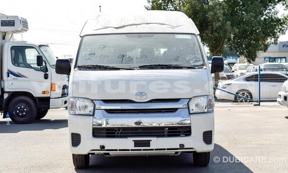 Acheter Import Voiture Toyota Hiace Blanc à Import - Dubai, Estuaire Acheter Import Voiture Toyota Hiace Blanc à Import - Dubai, Estuaire