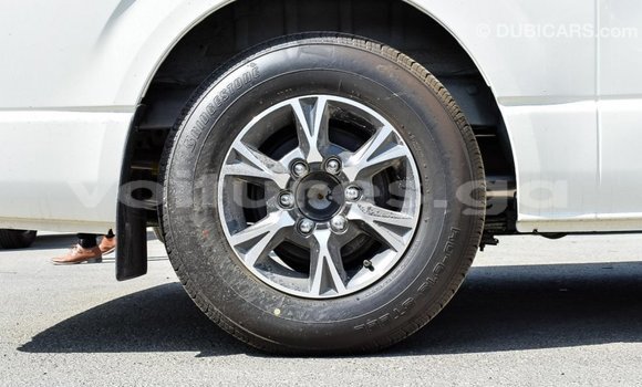 Acheter Import Voiture Toyota Hiace Blanc à Import - Dubai, Estuaire Acheter Import Voiture Toyota Hiace Blanc à Import - Dubai, Estuaire