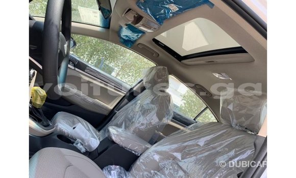 Acheter Import Voiture Hyundai Elantra Blanc à Import - Dubai, Estuaire Acheter Import Voiture Hyundai Elantra Blanc à Import - Dubai, Estuaire