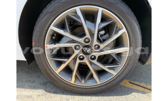 Acheter Import Voiture Hyundai Elantra Blanc à Import - Dubai, Estuaire Acheter Import Voiture Hyundai Elantra Blanc à Import - Dubai, Estuaire