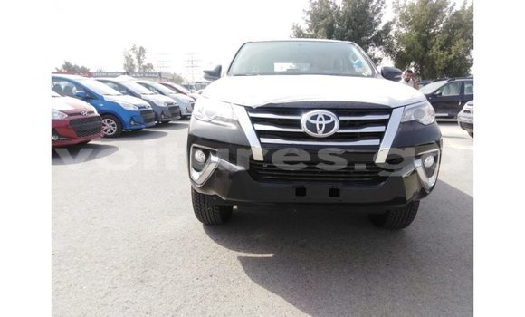 Acheter Import Voiture Toyota Fortuner Noir à Import - Dubai, Estuaire Acheter Import Voiture Toyota Fortuner Noir à Import - Dubai, Estuaire