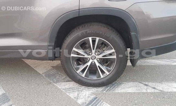 Sayi Imported Toyota Highlander Sauran Mota in Import - Dubai a estuary Sayi Imported Toyota Highlander Sauran Mota in Import - Dubai a estuary