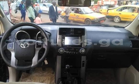 Sayi Na hannu Toyota Land Cruiser Prado White Mota in Libreville a estuary Sayi Na hannu Toyota Land Cruiser Prado White Mota in Libreville a estuary