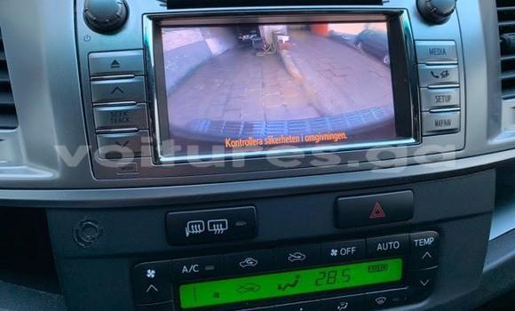 Sayi Na hannu Toyota Hilux Blue Mota in Libreville a estuary Sayi Na hannu Toyota Hilux Blue Mota in Libreville a estuary