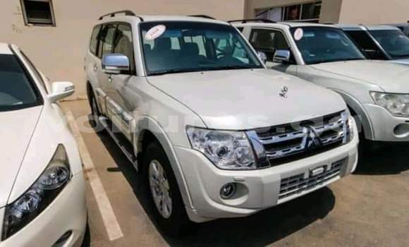 Acheter Neuf Voiture Mitsubishi Pajero Sport Blanc à Libreville, Estuaire Acheter Neuf Voiture Mitsubishi Pajero Sport Blanc à Libreville, Estuaire