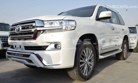 Acheter Import Voiture Toyota Land Cruiser Blanc à Import - Dubai, Estuaire Acheter Import Voiture Toyota Land Cruiser Blanc à Import - Dubai, Estuaire