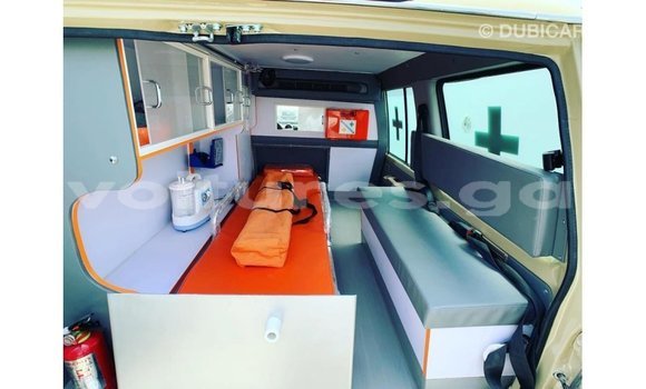 Acheter Import Voiture Toyota Land Cruiser Blanc à Import - Dubai, Estuaire Acheter Import Voiture Toyota Land Cruiser Blanc à Import - Dubai, Estuaire