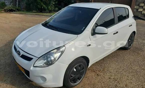 Acheter Occasion Voiture Hyundai i20 Blanc à Libreville, Estuaire Acheter Occasion Voiture Hyundai i20 Blanc à Libreville, Estuaire