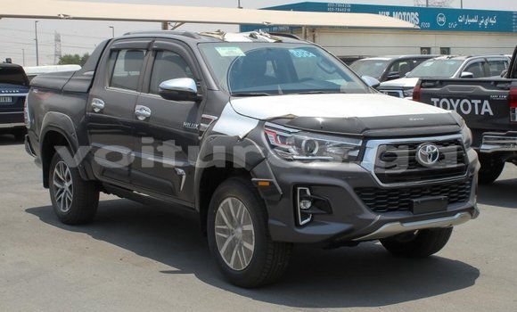 Acheter Import Voiture Toyota Hilux Noir à Import - Dubai, Estuaire Acheter Import Voiture Toyota Hilux Noir à Import - Dubai, Estuaire