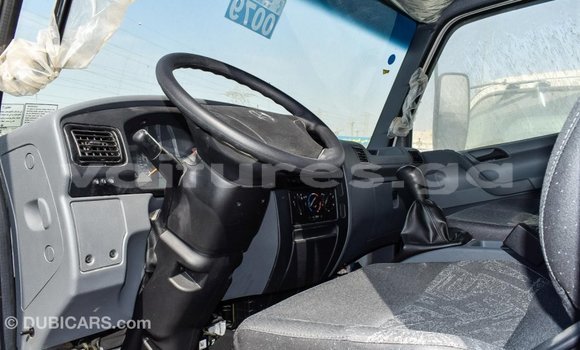 Acheter Import Voiture Mercedes-Benz 190 Blanc à Import - Dubai, Estuaire Acheter Import Voiture Mercedes-Benz 190 Blanc à Import - Dubai, Estuaire