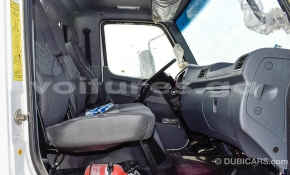 Acheter Import Voiture Mercedes-Benz 190 Blanc à Import - Dubai, Estuaire Acheter Import Voiture Mercedes-Benz 190 Blanc à Import - Dubai, Estuaire