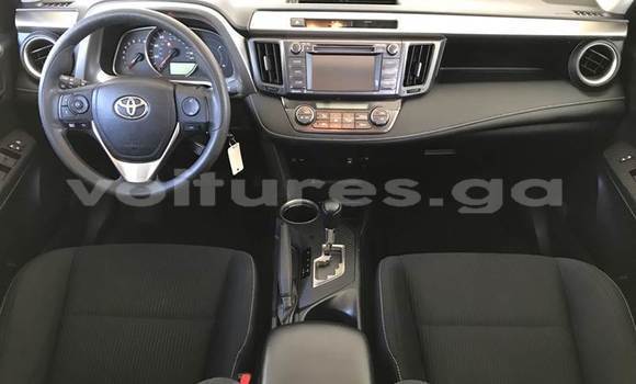 Sayi Na hannu Toyota RAV4 M Mota in Libreville a estuary Sayi Na hannu Toyota RAV4 M Mota in Libreville a estuary